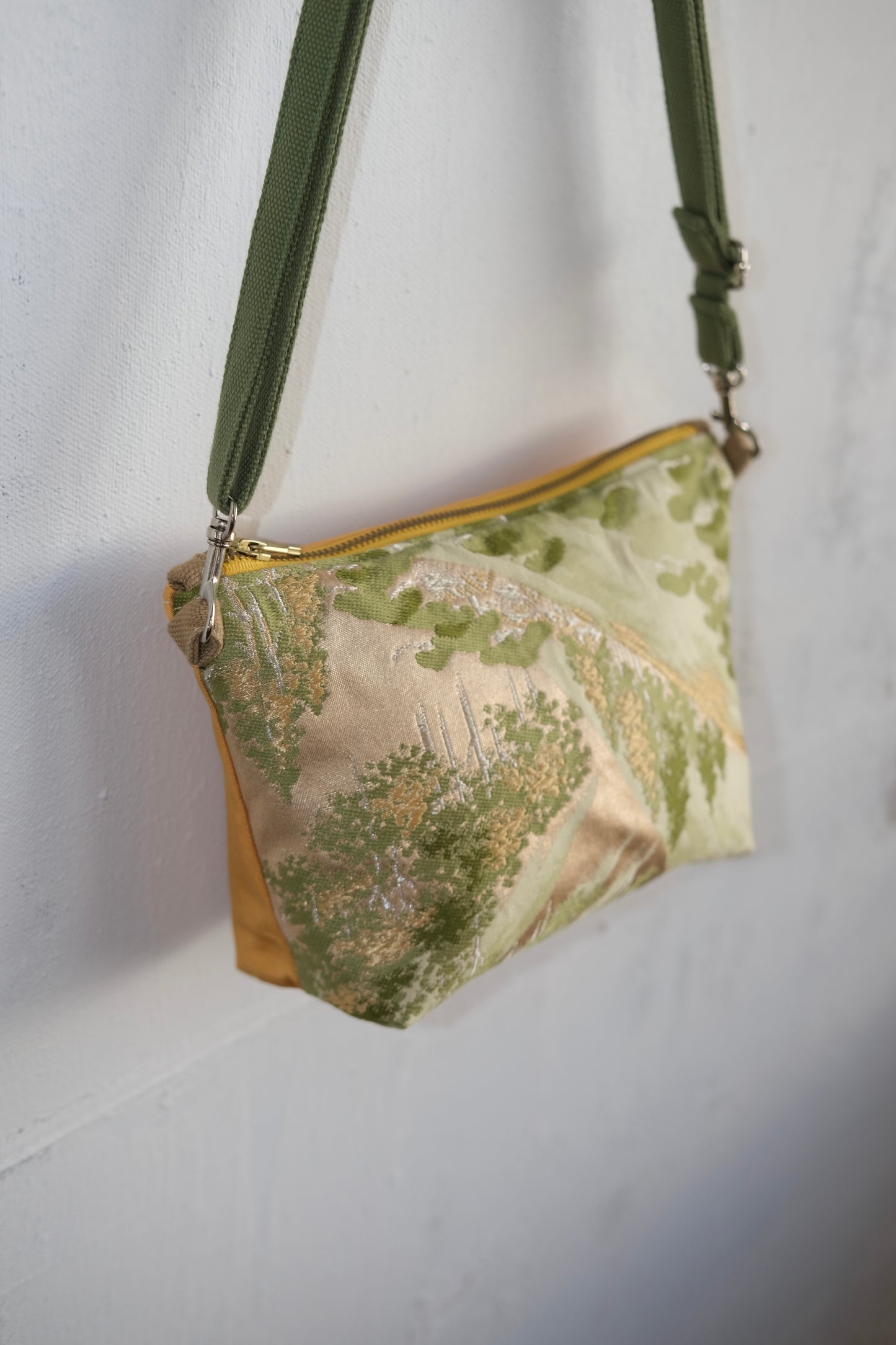 Obi Crossbody Pouch M