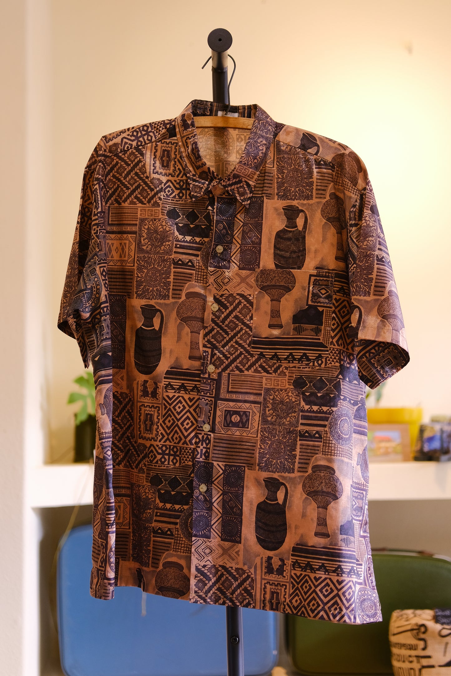 THAI SILK Button Up